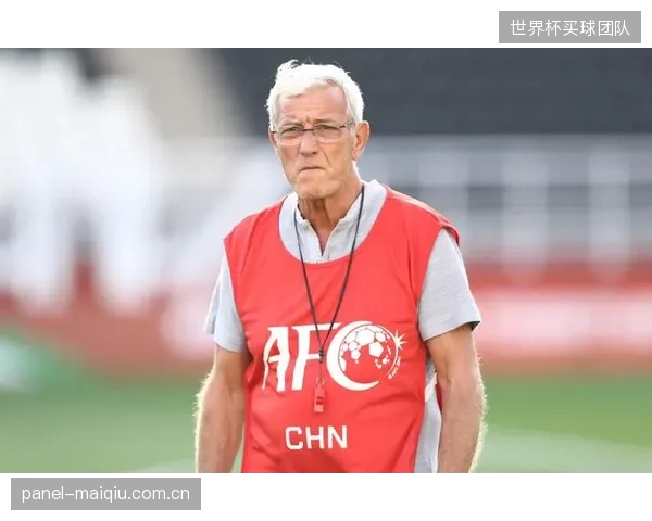 老将哈伊萨菲将继续担任后防领袖,他的经验对稳定军心至关重要。 老将哈伊萨菲将继续担任后防领袖,他的经验对稳定军心至关重要。